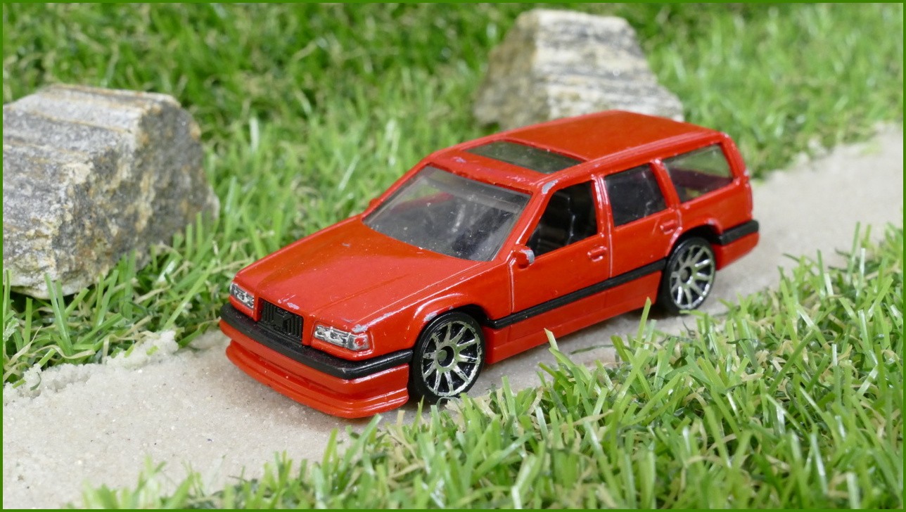 Model Autíčka Hot Wheels Volvo 850 Estate