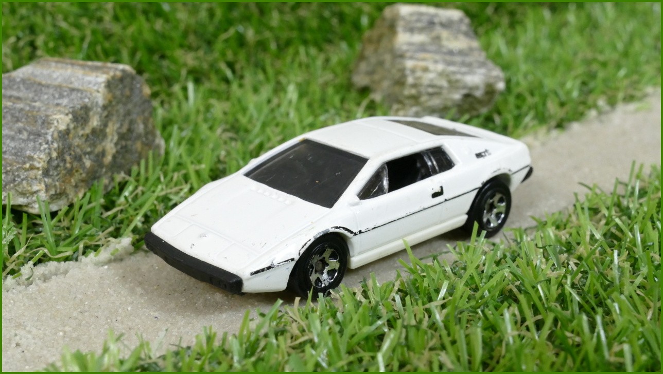 Model Autíčka Hot Wheels Lotus Esprit S1