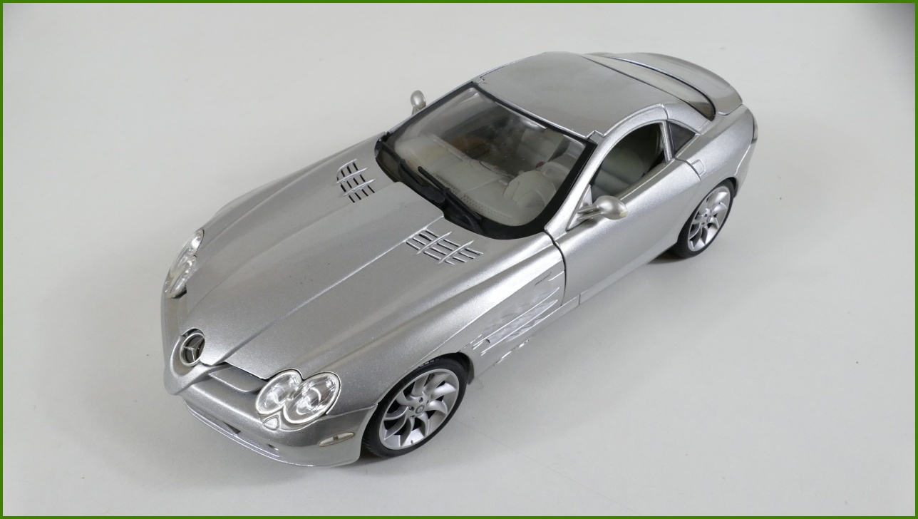 Model Maisto 1:18 - Mercedes-Benz SLR McLaren