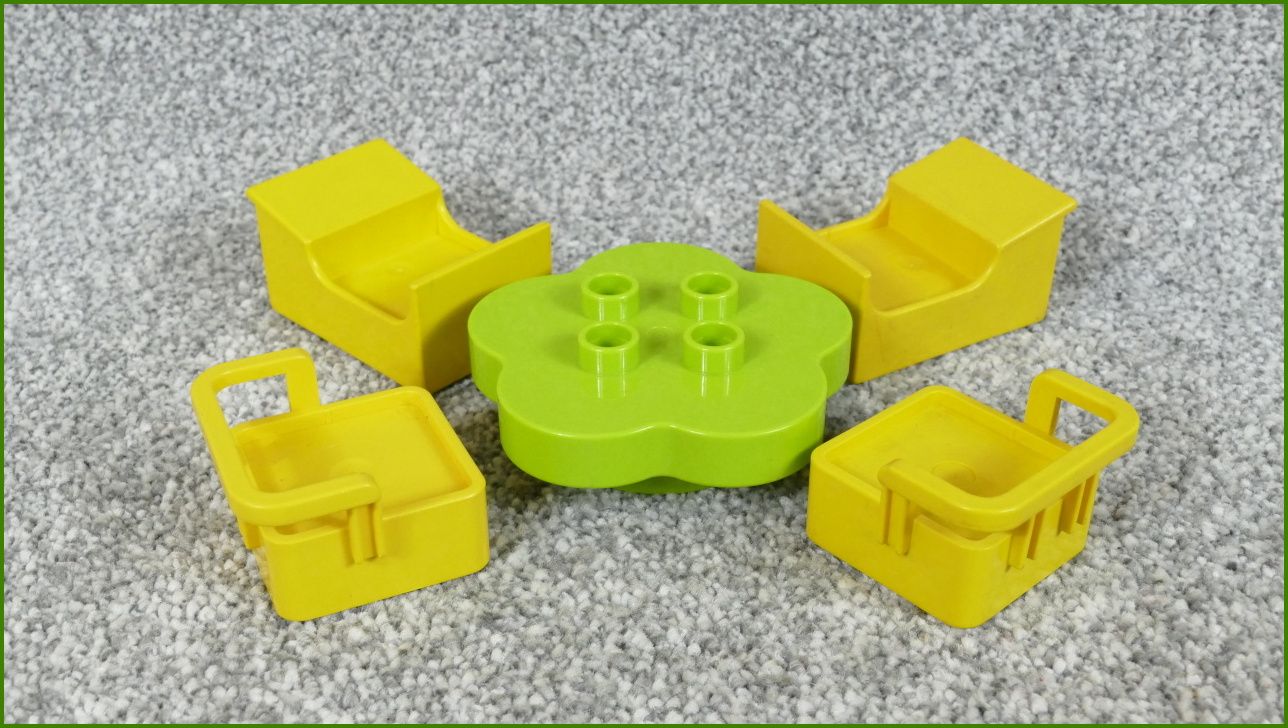 Lego Duplo stůl se židličkami