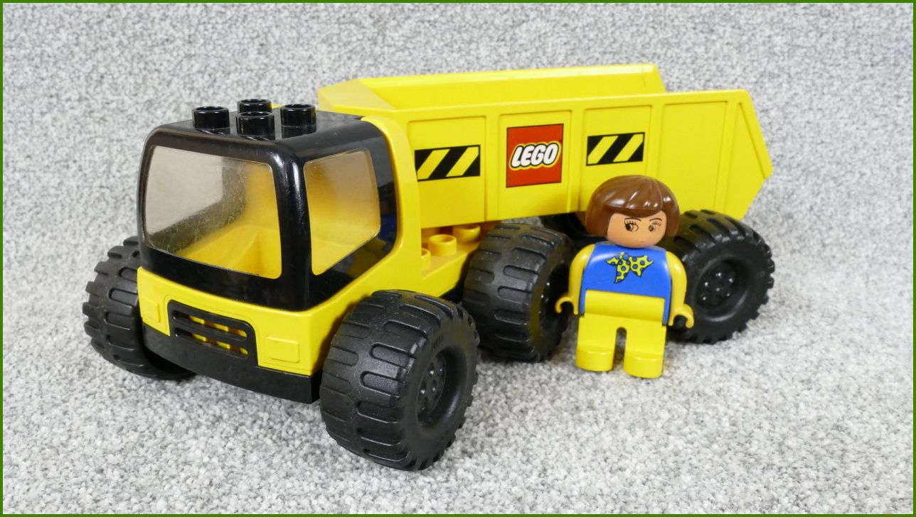 Lego Duplo tahač velký s návěsem