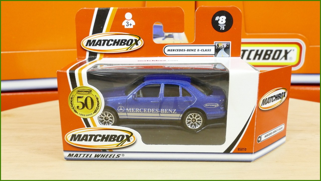 Matchbox Autíčko #8 - Mercedes-Benz E-Class
