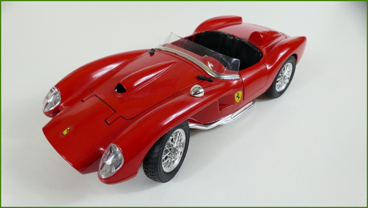 Kovový Model Bburago 1:18 - Ferrari 250 Testa Rossa (1957) - Viz Popis