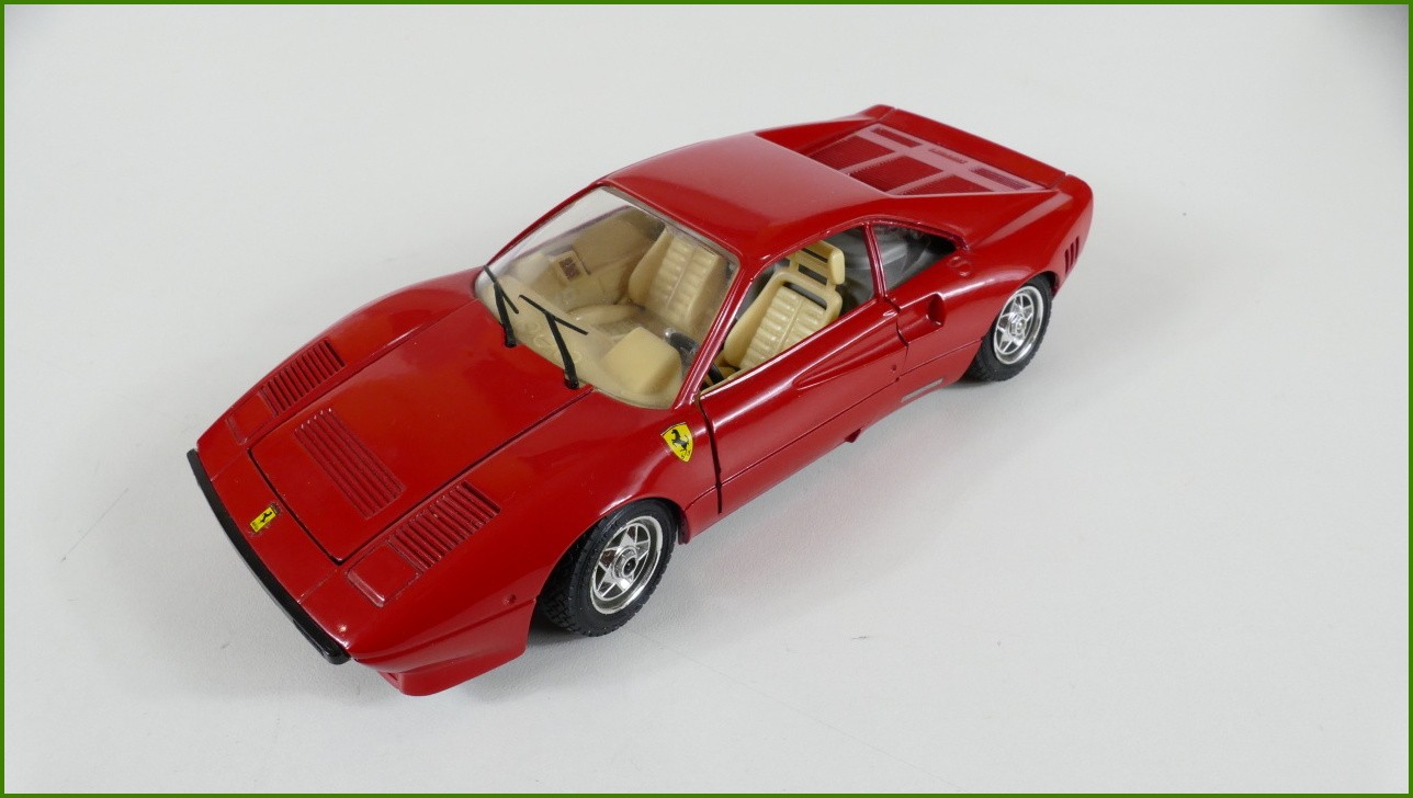 Model Auta Bburago 1:24 - Ferrari GTO (1984)