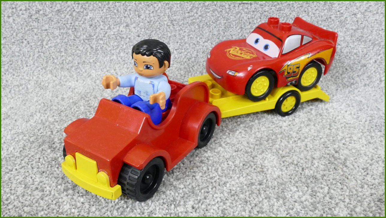 Lego Duplo auto - přeprava Bleska (dírka na vlečce)