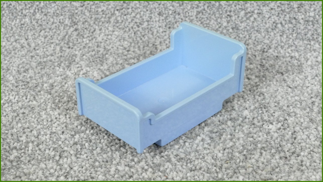 Lego Duplo postýlka - mírně zabarvená