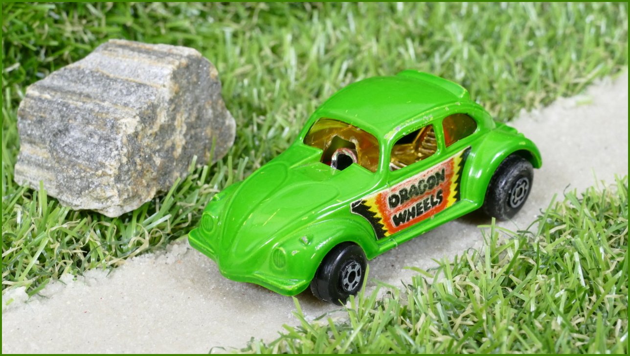 Autíčko Matchbox Superfast No.43 - Dragon Wheels - horší přední sklo