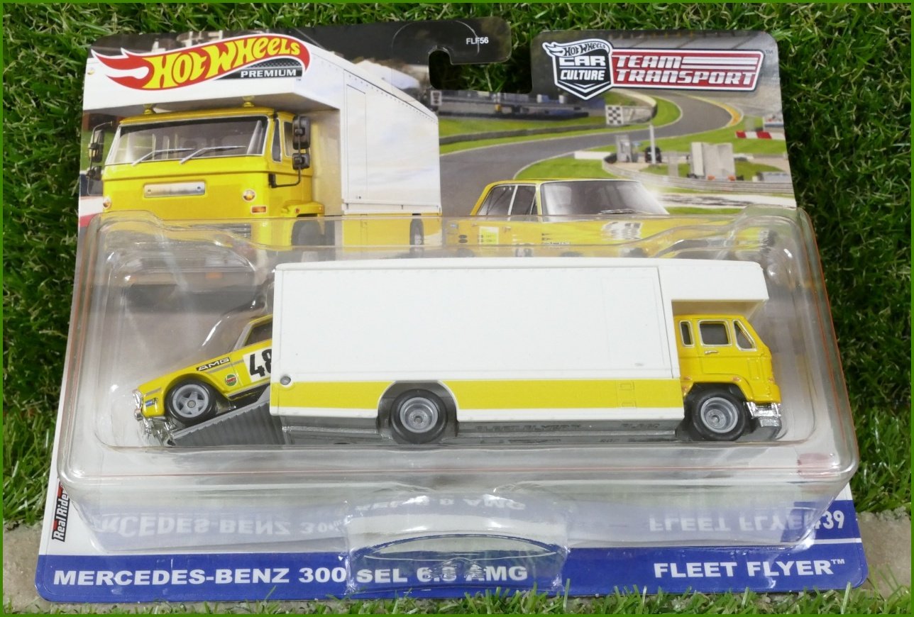 Angličák Model Autíčka Hot Wheels Mercedes-Benz 300 SEL 6.8 AMG - Fleet Flyer (TEAM TRANSPORT)