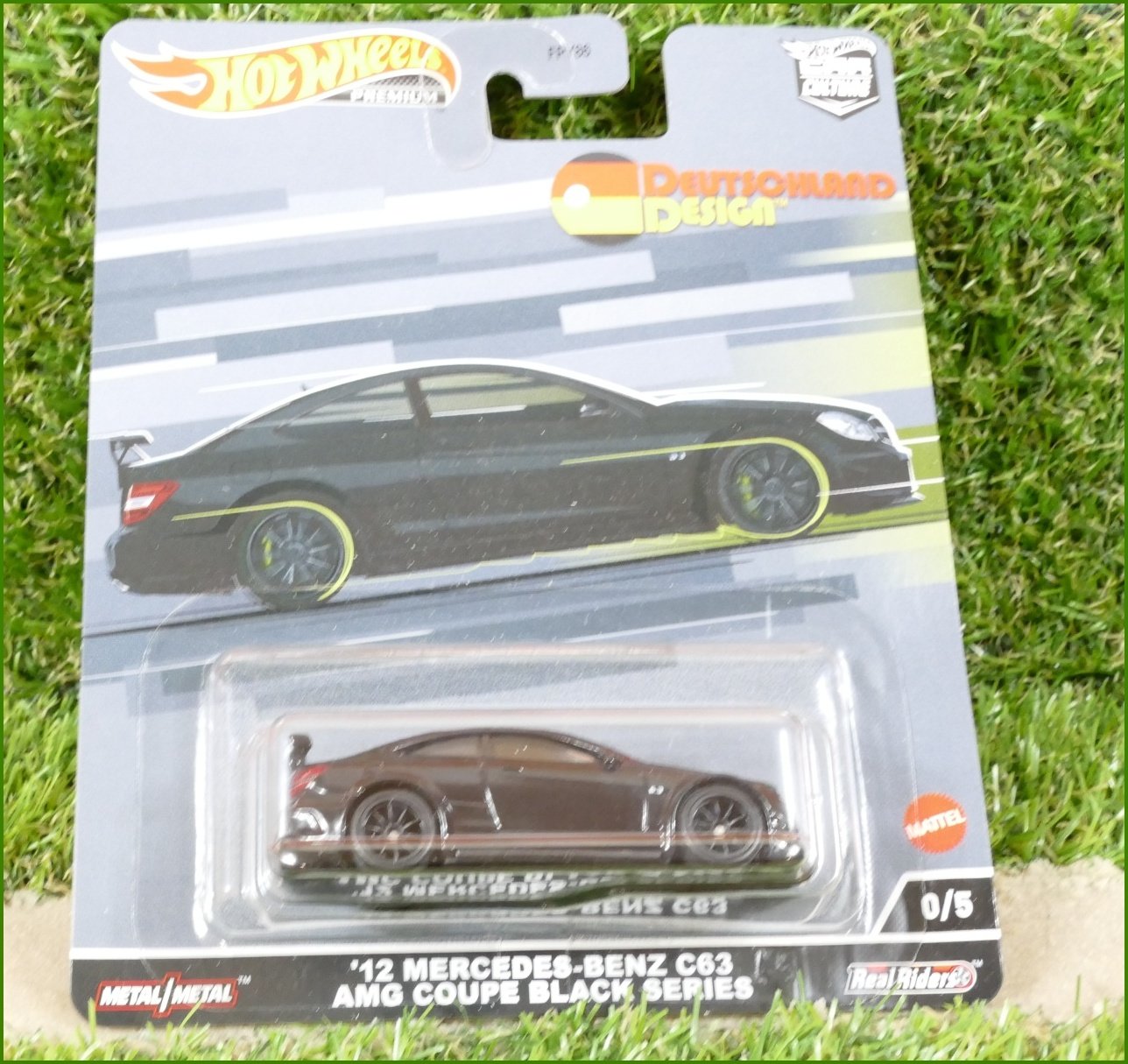 Angličák Model Autíčka Hot Wheels ´12 Mercedes-Benz C63 AMG Coupe Black Series (REAL RIDERS)