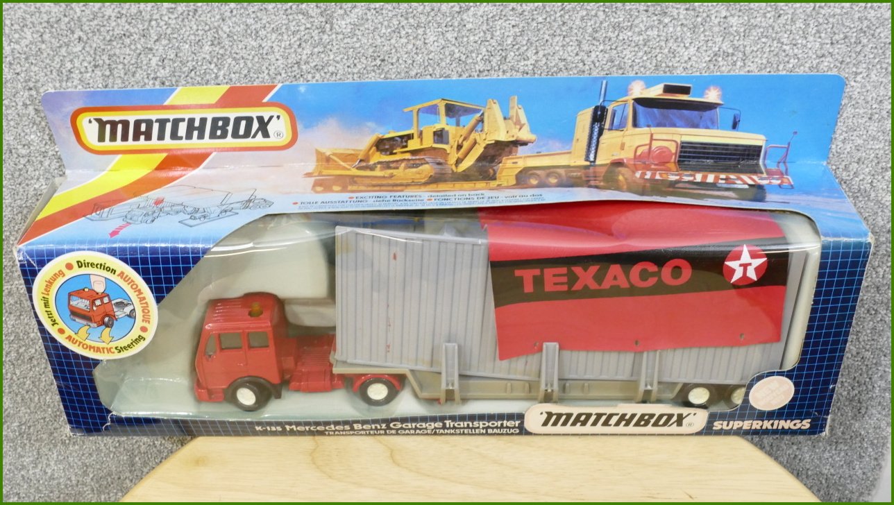 Model Autíčka Matchbox Superkings - K-135 - Mercedes Benz Garage Transporter - ulomená zrcátka, stav viz fotky