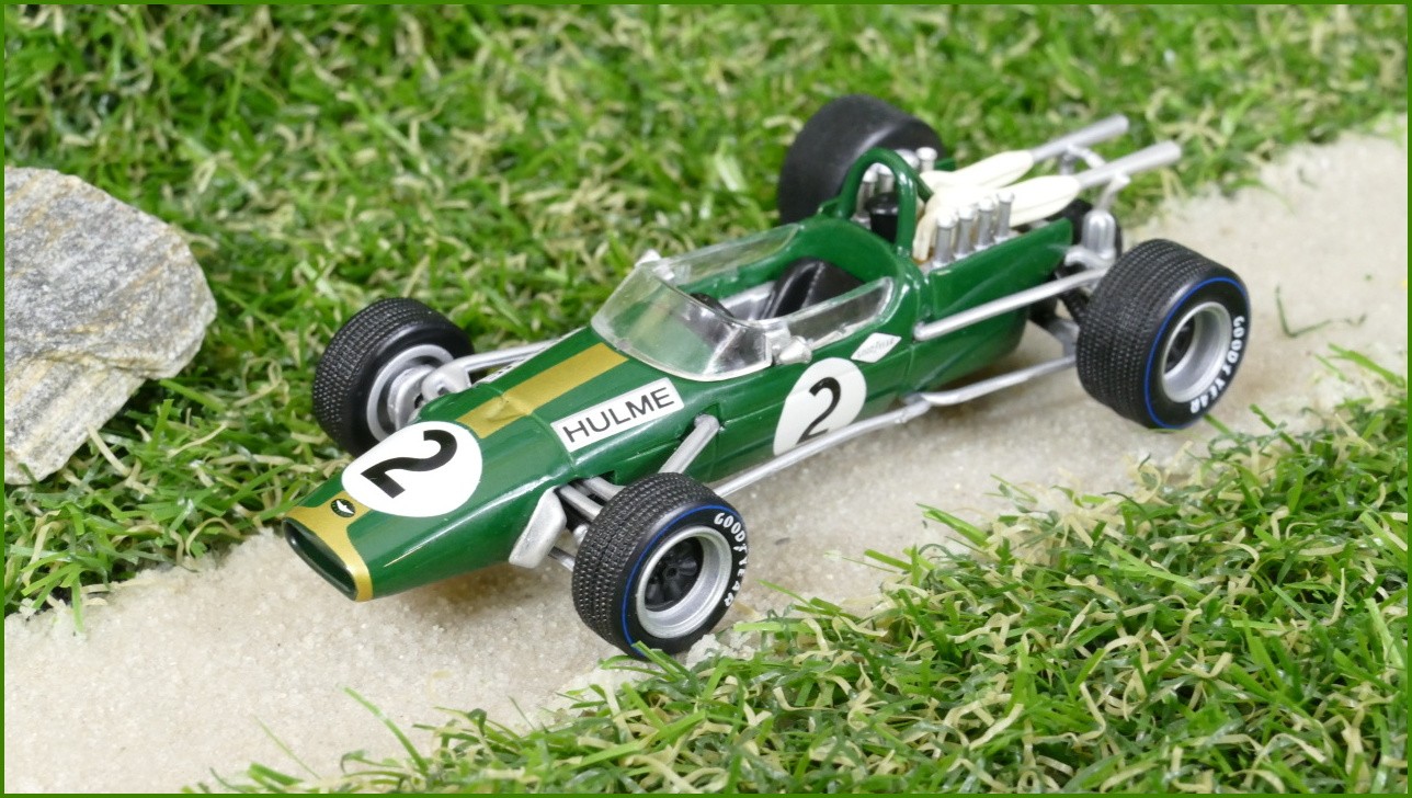 Angličák Formule RBA Collectibles - Brabham Repco BT 24 - 1967 (Denny Hulme)