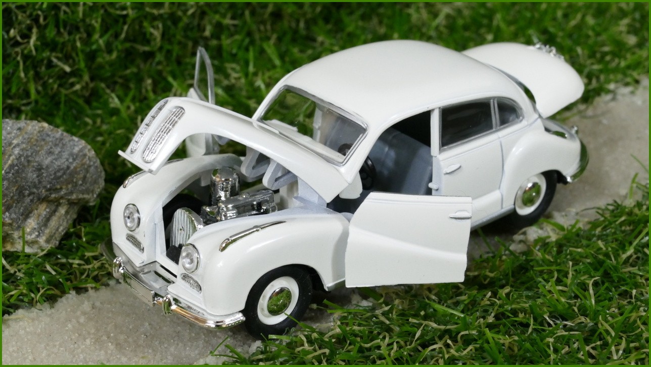Angličák Model Autíčka Schuco - BMW 501 - (Krabička má praskliny)