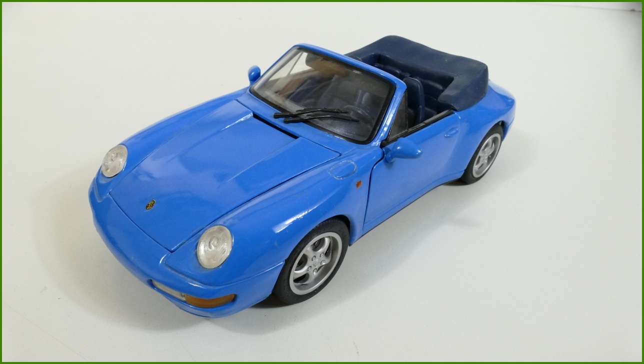 Model Maisto 1:18 - Porsche 911 Carrera Cabriolet - Viz Popis