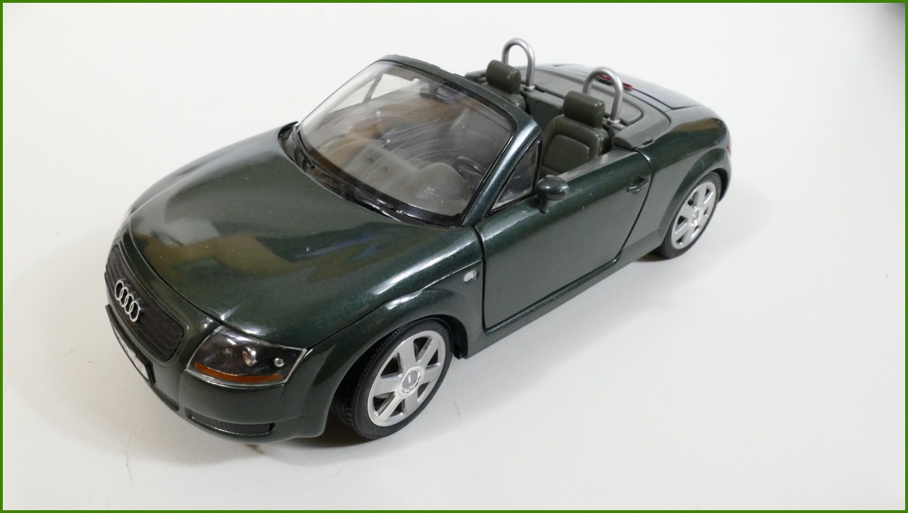 Model Revell 1:18 - Audi TT - Viz Popis