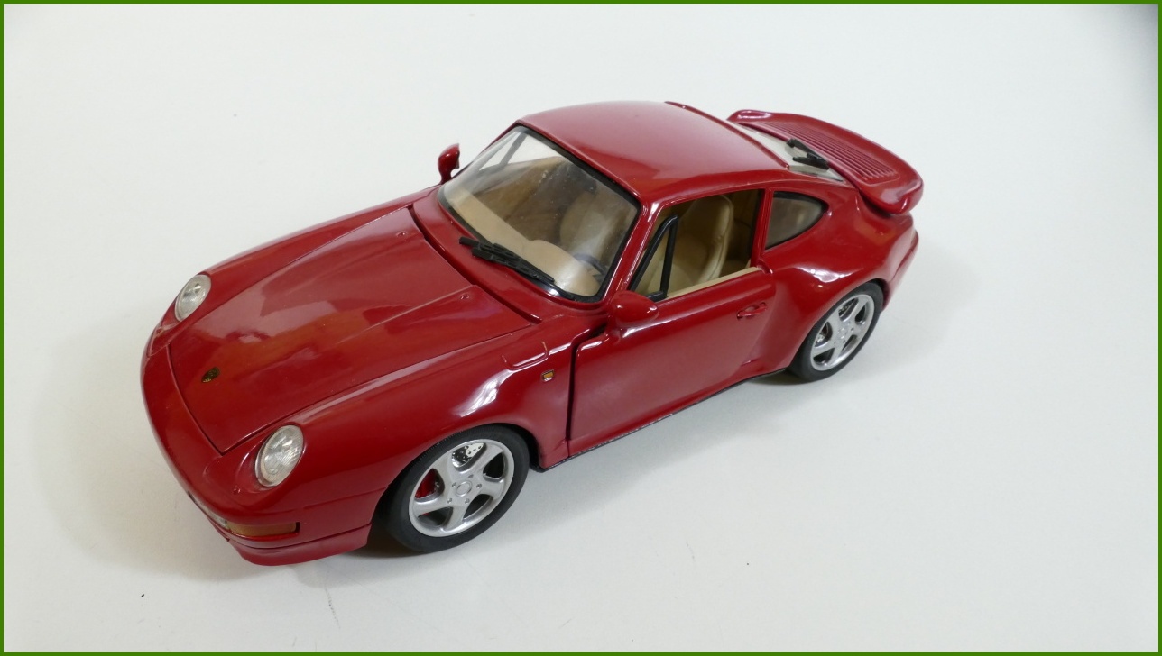 Model Anson 1:18 - Porsche 911 Turbo GT2