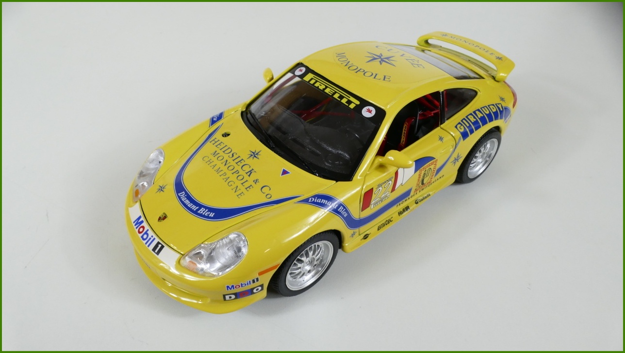 Kovový Model Bburago 1:18 - Porsche Carrera 911 (1997)