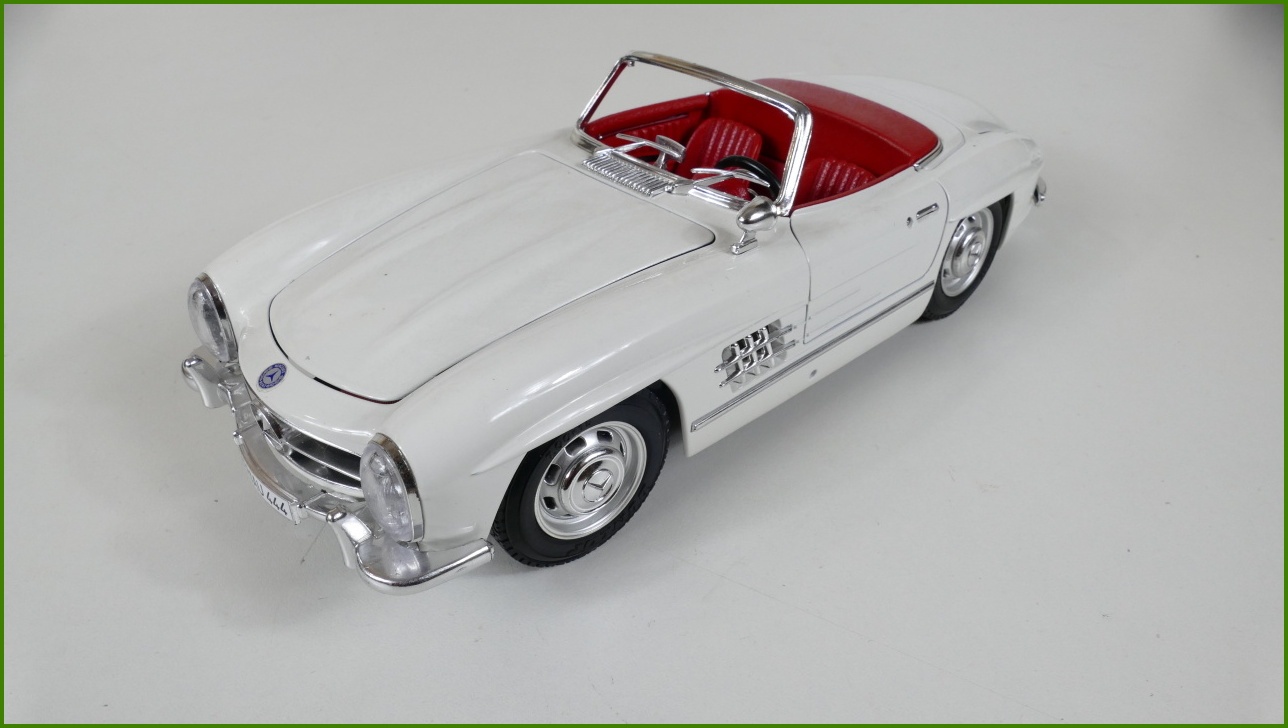 Kovový Model Bburago 1:18 - Mercedes-Benz 300 SL - Viz Popis