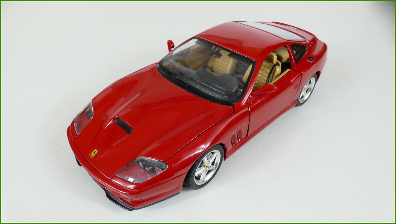 Kovový Model Bburago 1:18 - Ferrari 550 Maranello (1996)