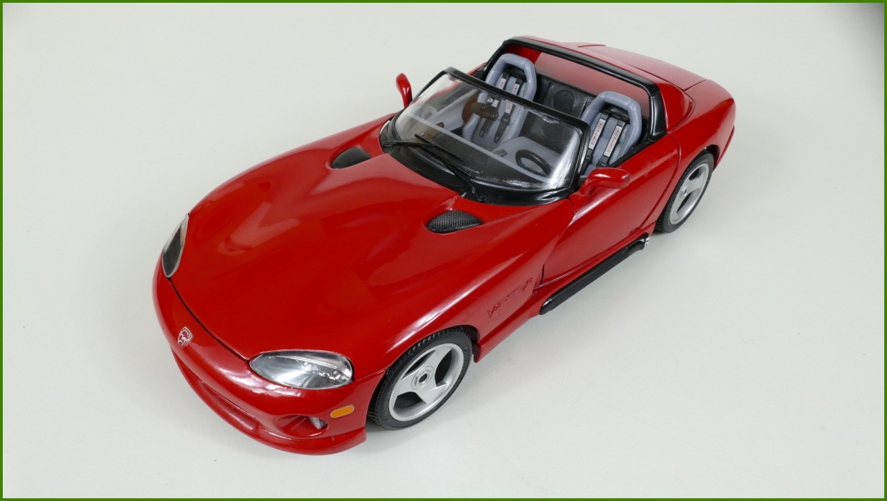 Kovový Model Bburago 1:18 - Dodge Viper RT/10