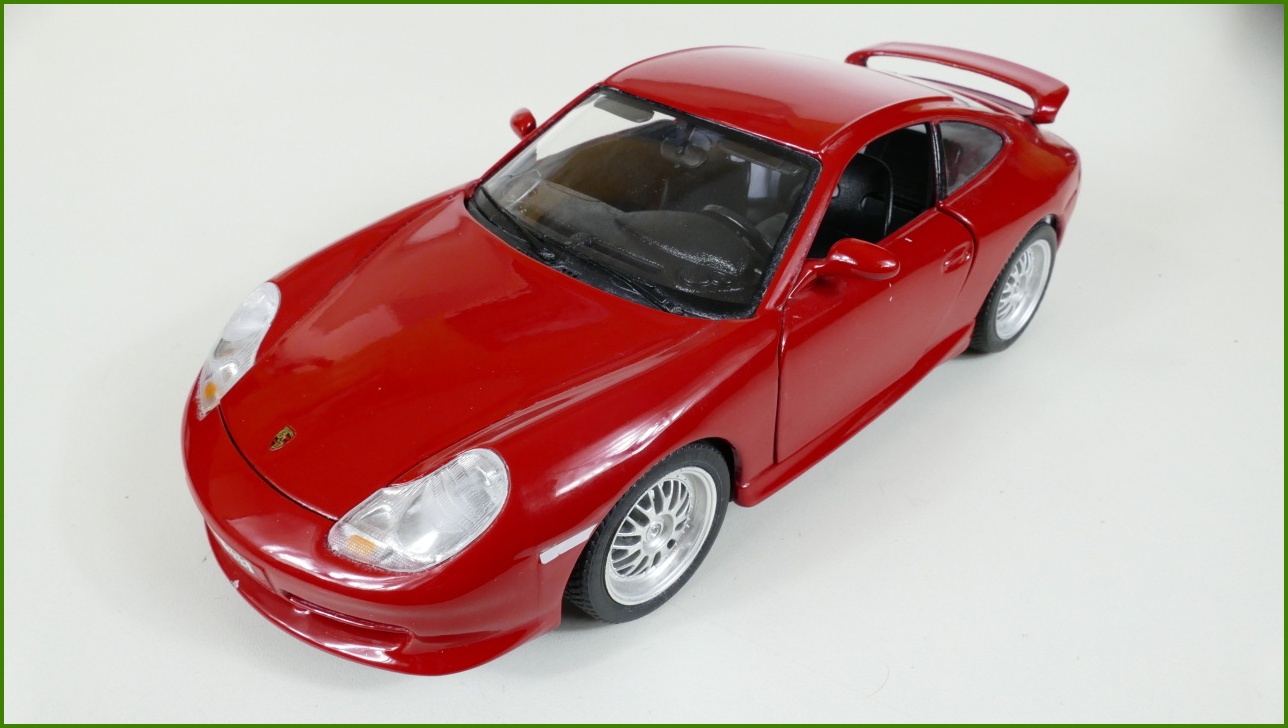 Kovový Model Bburago 1:18 - Porsche Carrera 911 (1997) - Viz Popis
