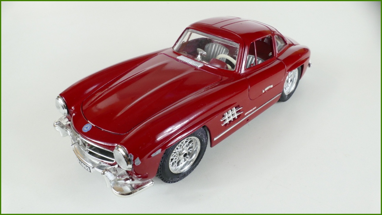 Kovový Model Bburago 1:18 - Mercedes-Benz 300 SL (1954)