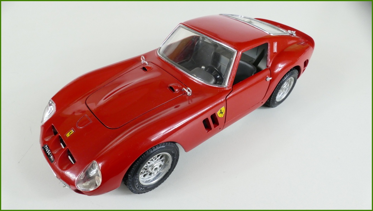 Kovový Model Bburago 1:18 - Ferrari GTO (1962)