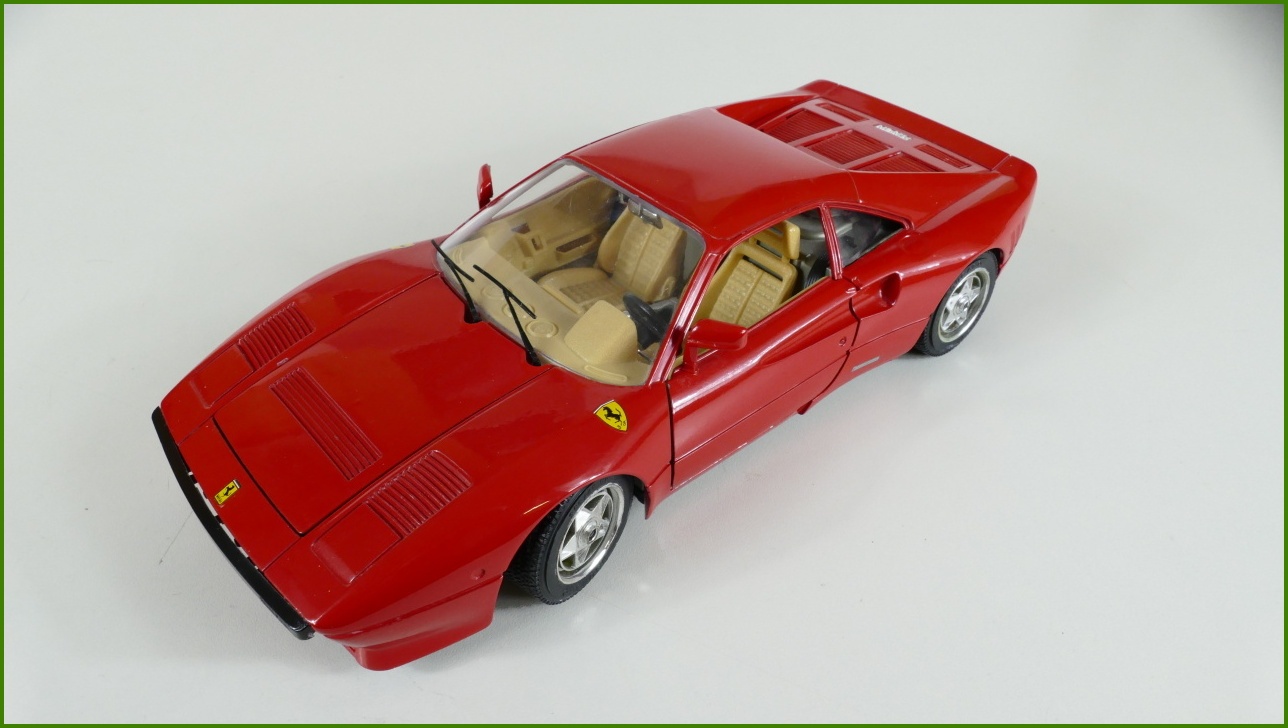 Kovový Model Bburago 1:18 - Ferrari GTO (1984) - Viz Popis