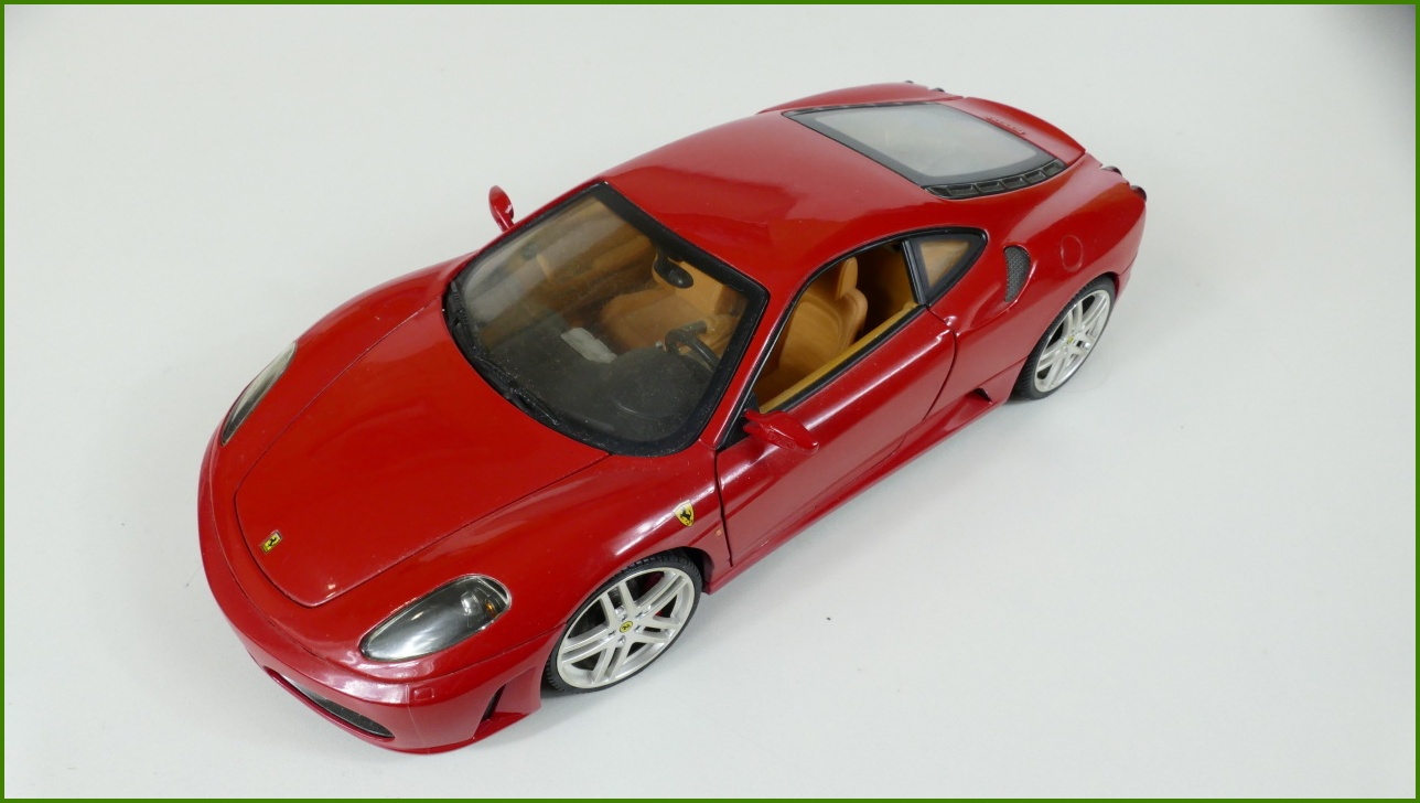 Model Hot Wheels 1:18 - Ferrari F430