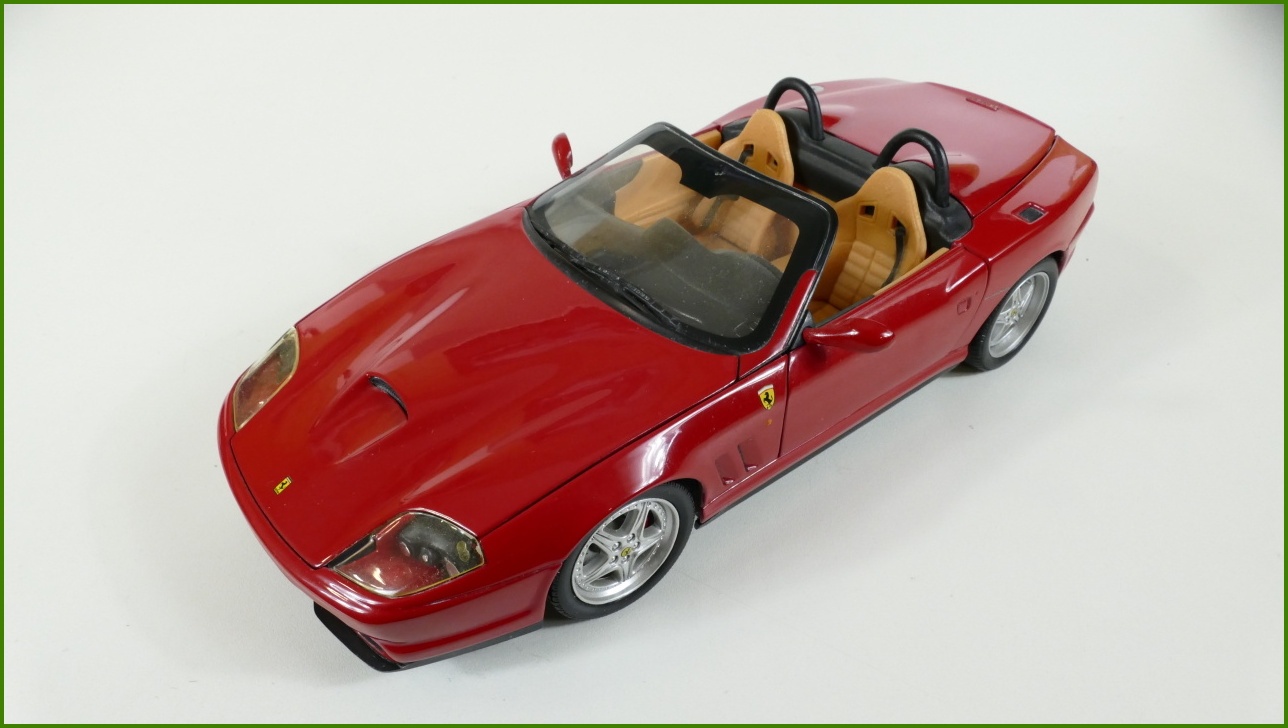Model Hot Wheels 1:18 - Ferrari 550 Barchetta