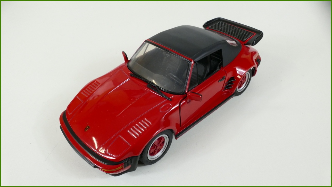 Model Auta Revell 1:18 - Porsche 930 Turbo - Viz Popis