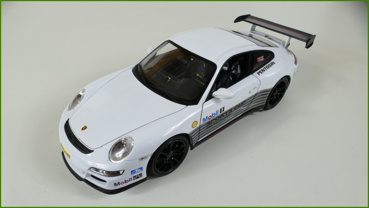 Model Auta Welly 1:18 - Porsche 911 (997) GT3 RS
