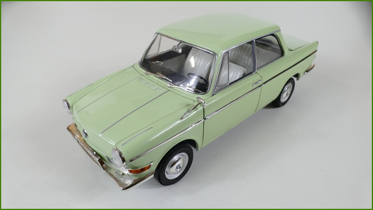 Model Auta Signature 1:18 - BMW LS Luxus 1962