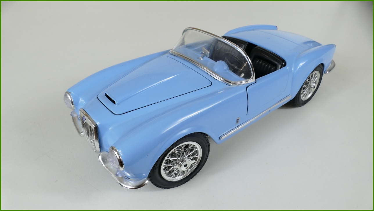 Kovový Model Bburago 1:18 - Lancia Aurelia B24 Spider (1955)