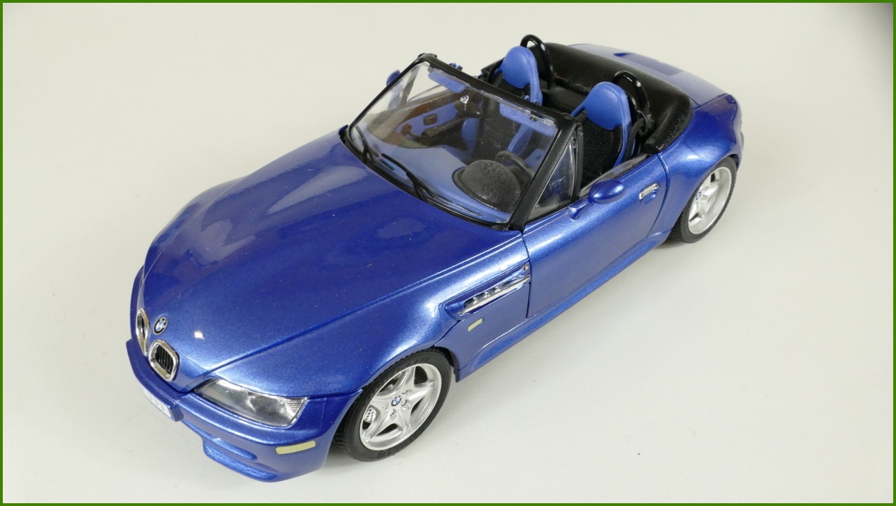 Kovový Model Bburago 1:18 - BMW M Roadster (1996)
