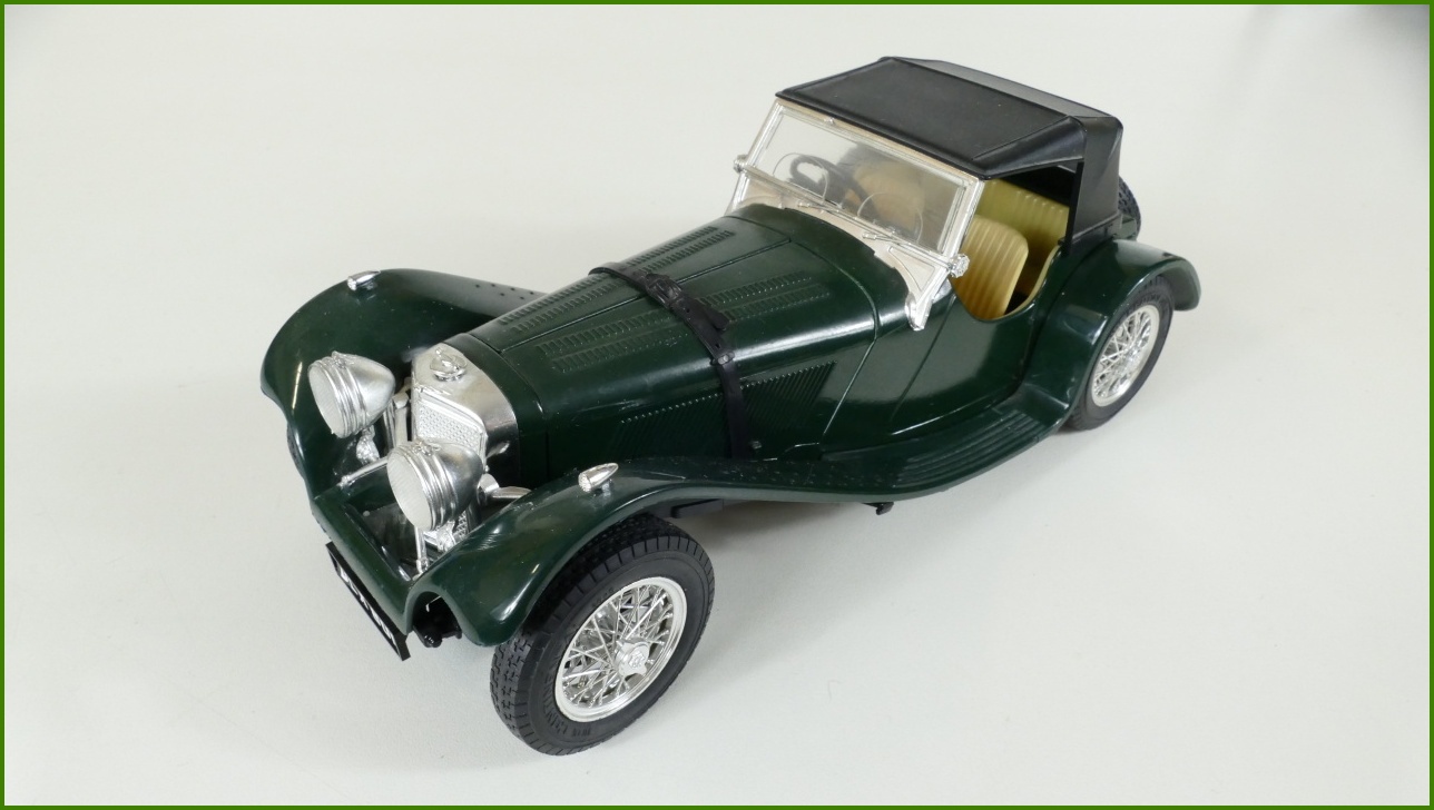Kovový Model Bburago 1:18 - Jaguar SS 100 (1937)
