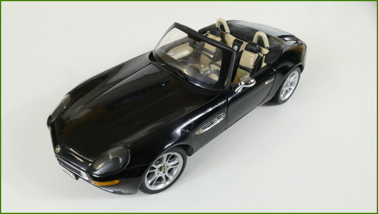 Model Auta Kyosho 1:18 - BMW Z8 - Viz Popis