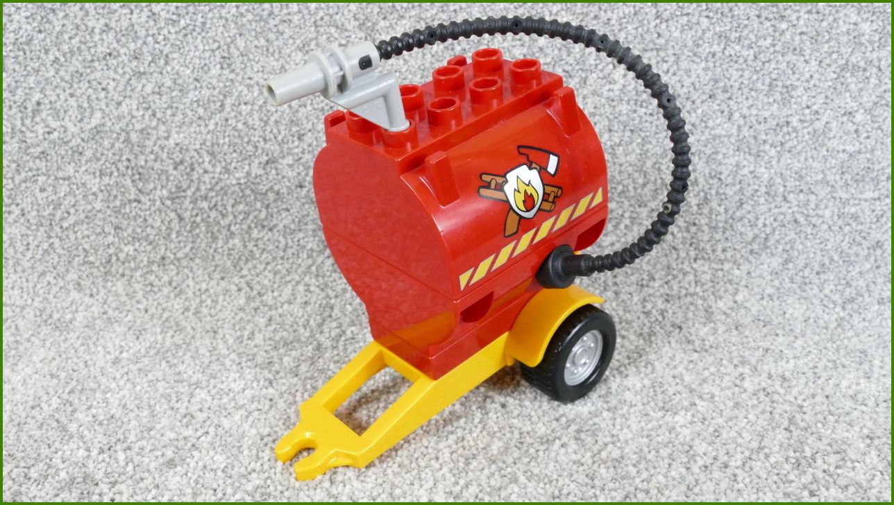 Lego Duplo hasičská vlečka s cisternou