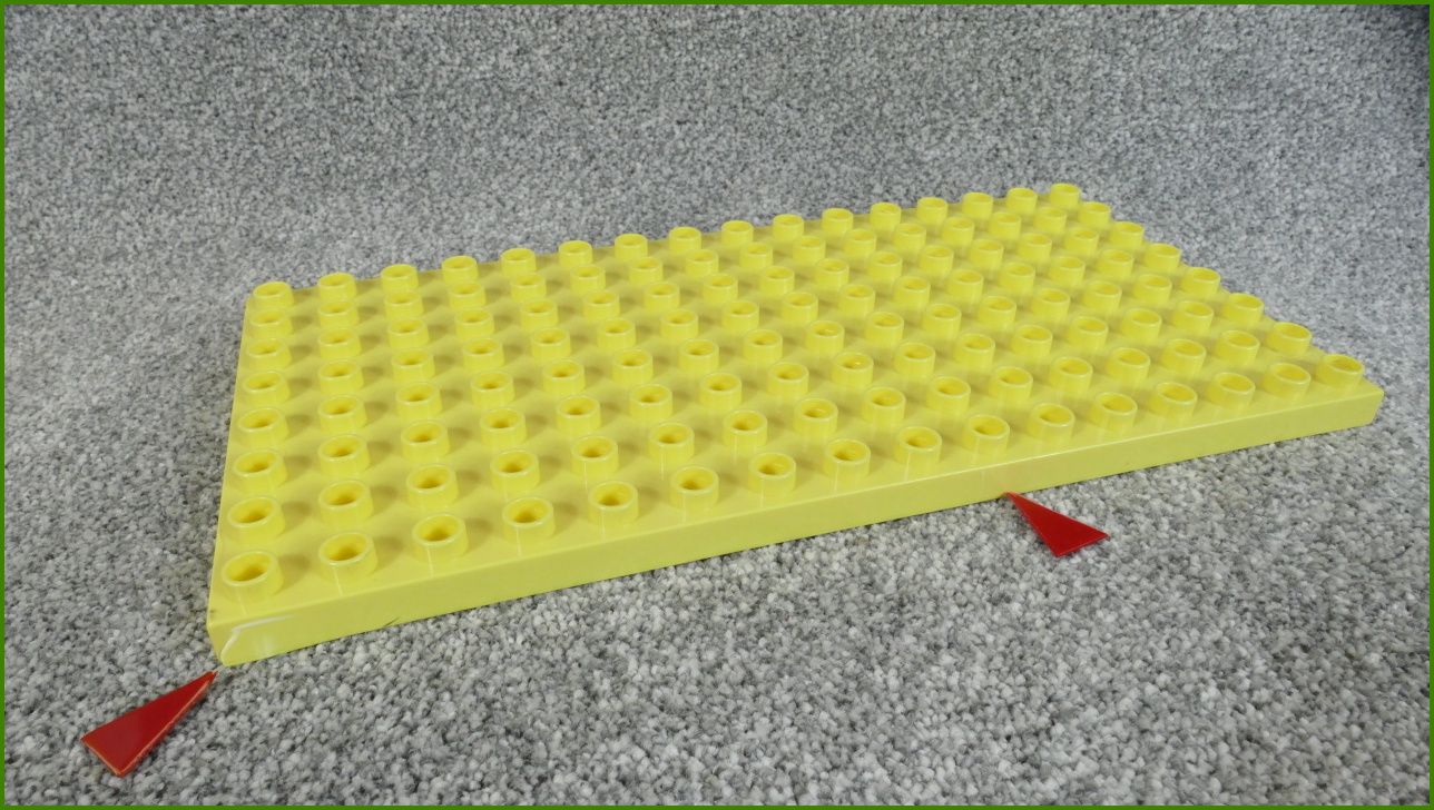 Lego Duplo podložka 8x16 - 2 prasklinky