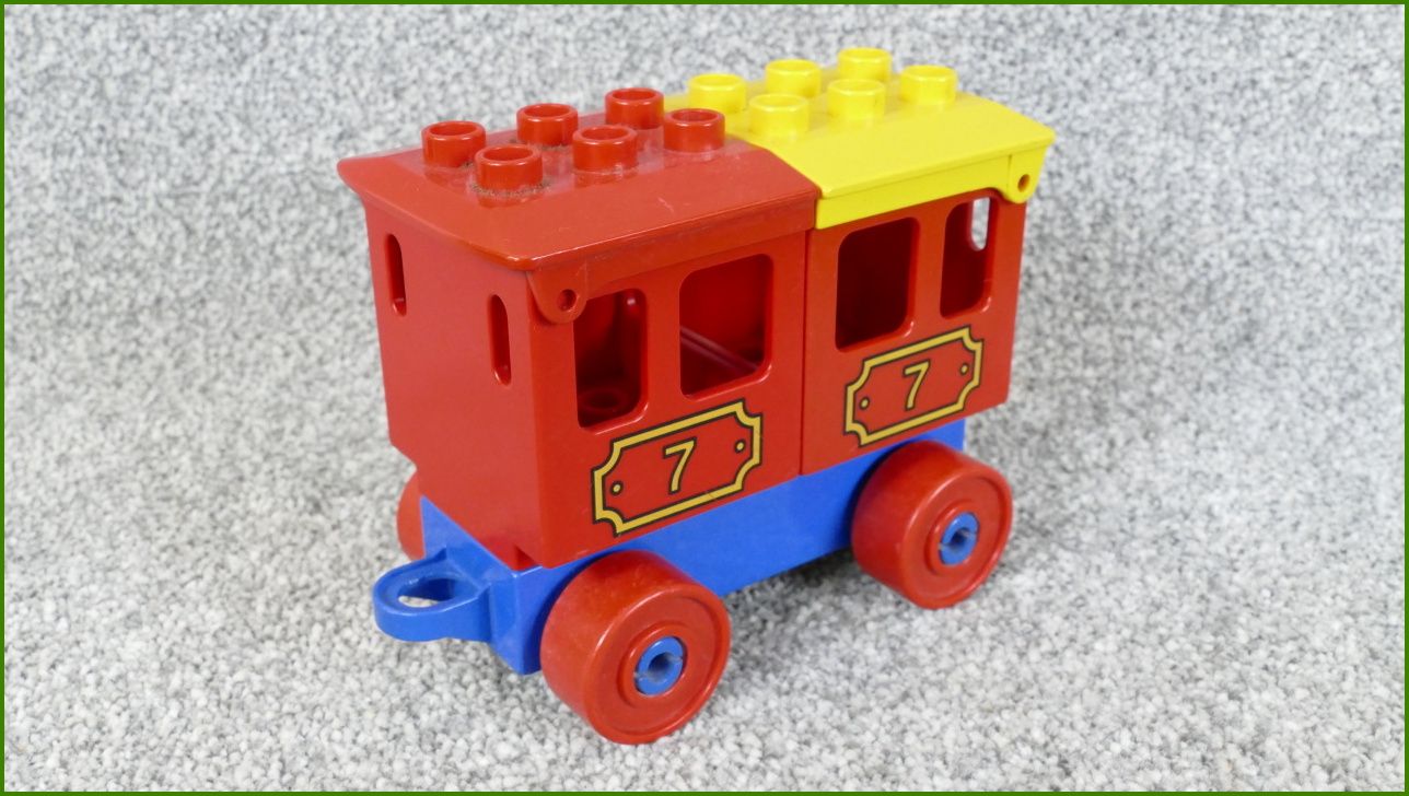 Lego Duplo vagonek s korbami pro cestující