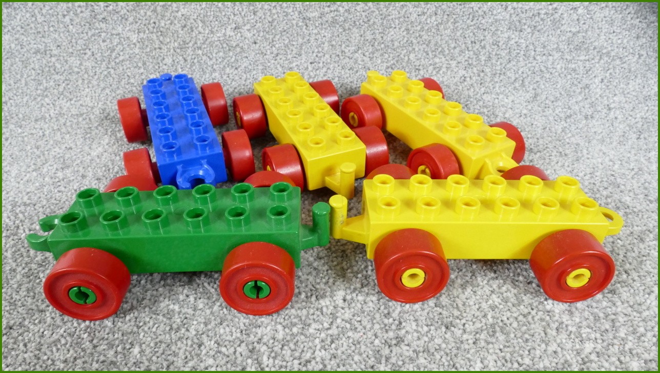Lego Duplo podvozky - některé prasklinky připojení - drží