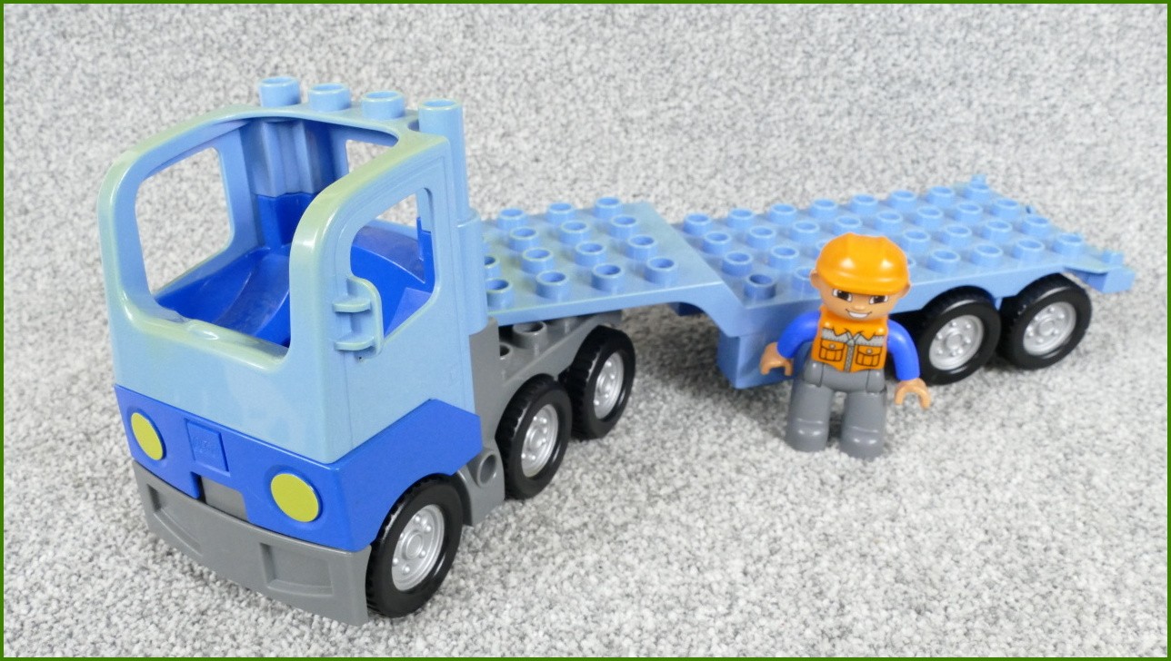 Lego Duplo tahač s návěsem - zabarvená kabina