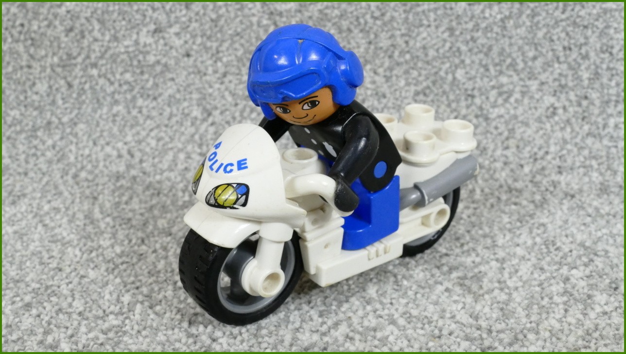 Lego Duplo policejní motorka s policistou
