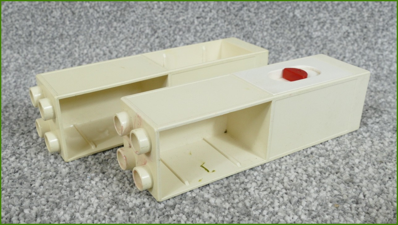Lego Duplo skříňka a kostka se zvonkem