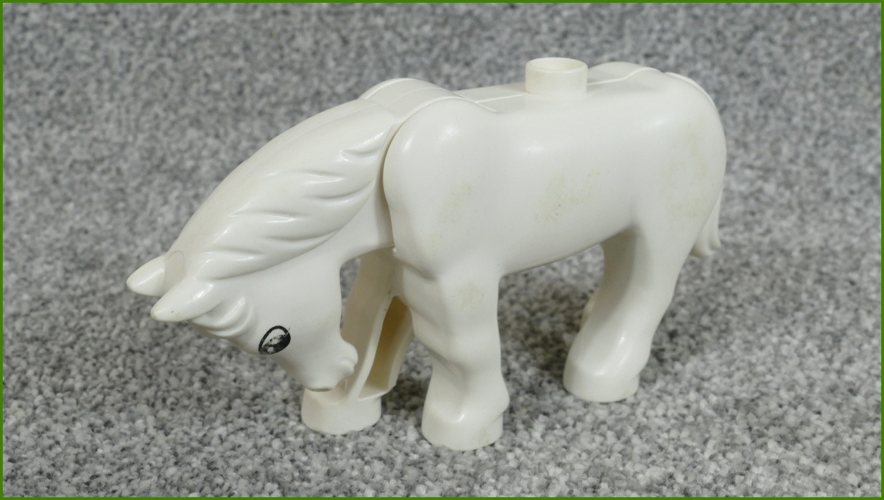 Lego Duplo kůň - nedrží hlava nahoře - pase se