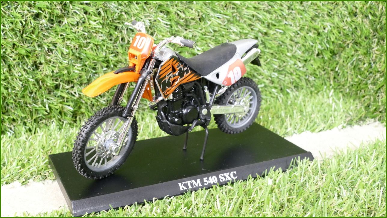 Model Replika Majorette Motorka 1:18 - KTM 540 SXC