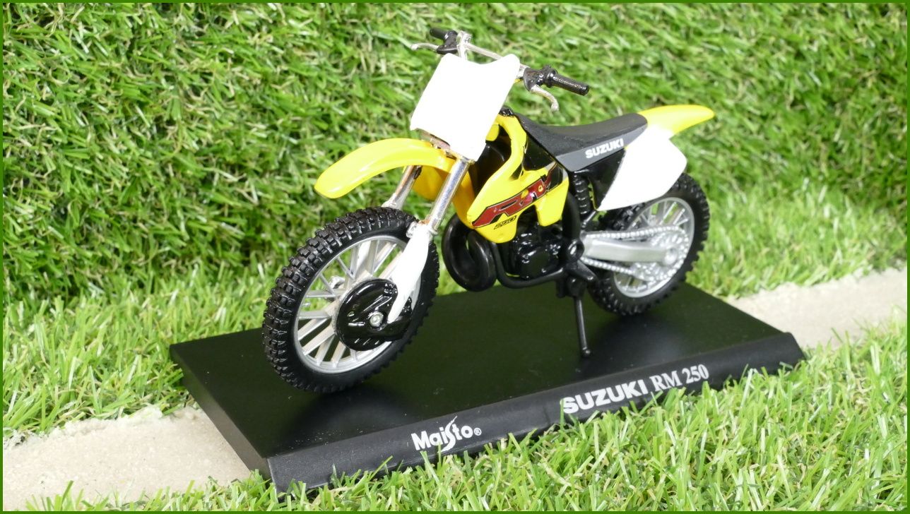 Model Replika Maisto Motorka 1:18 - Suzuki RM 250