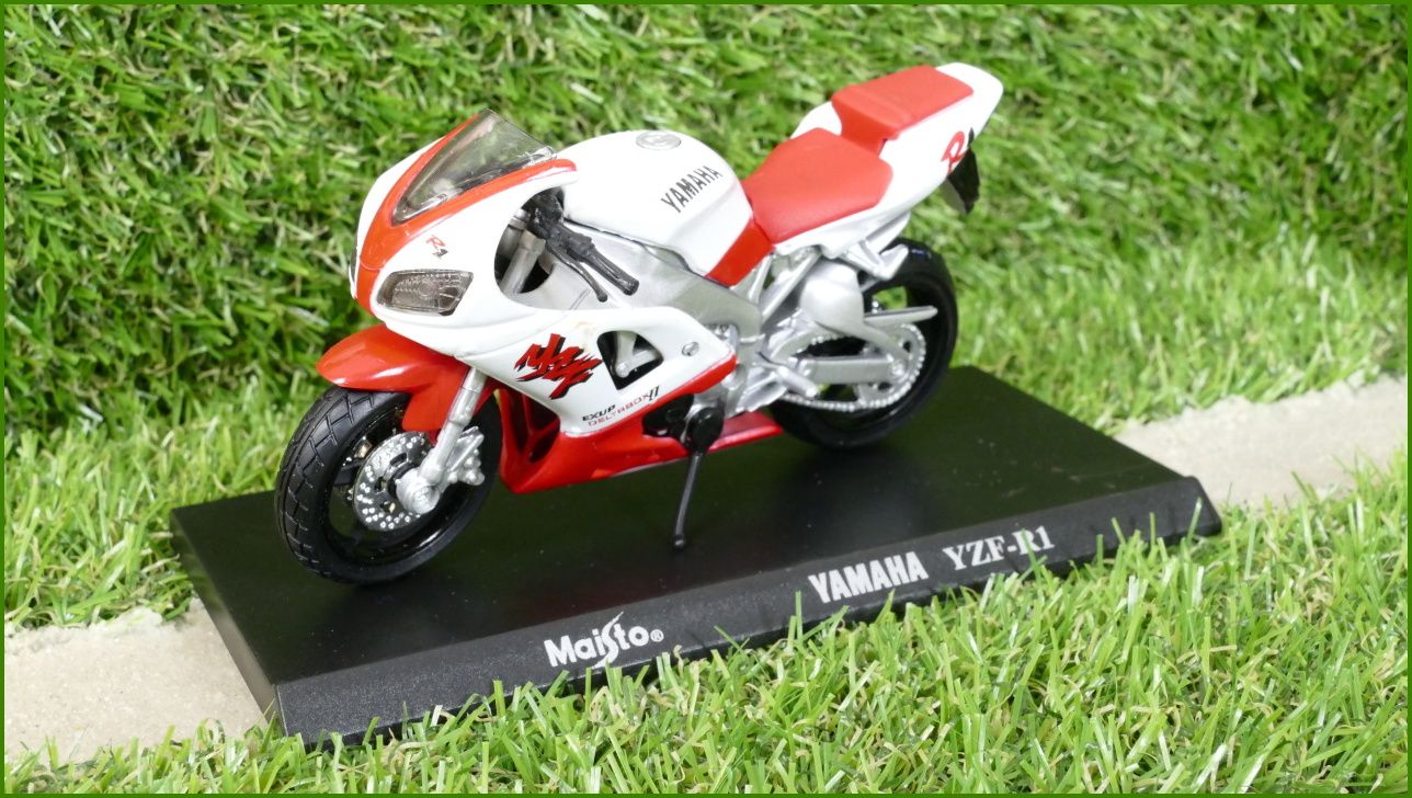 Model Replika Maisto Motorka 1:18 - Yamaha YZF-R1