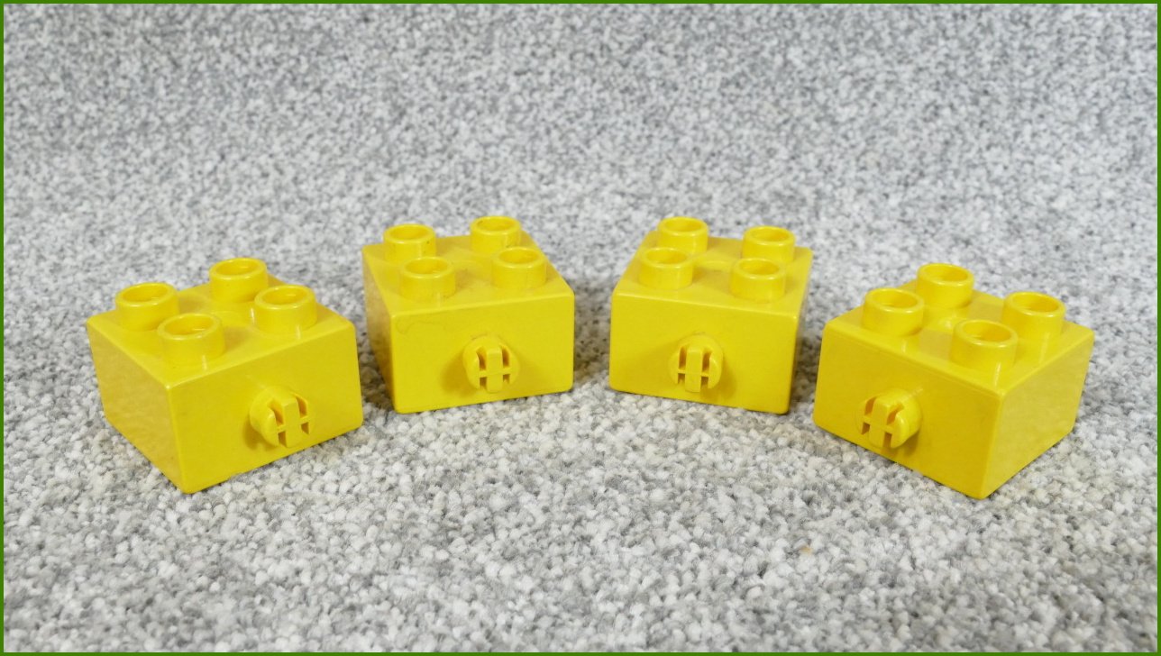Lego Duplo kostky pro upevnění větrníků/mostů z klád