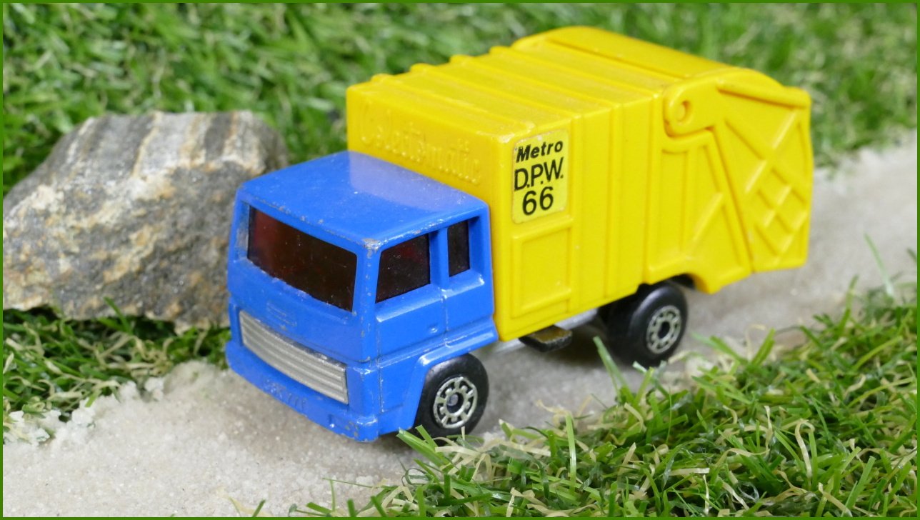 Autíčko Matchbox Superfast No.36 - Refuse Truck (Lesney)
