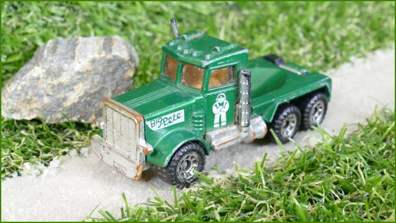Autíčko Matchbox Peterbilt (Lesney) - horší stav